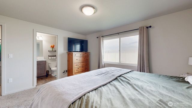 907 E Cascade Street, Othello, WA 99344