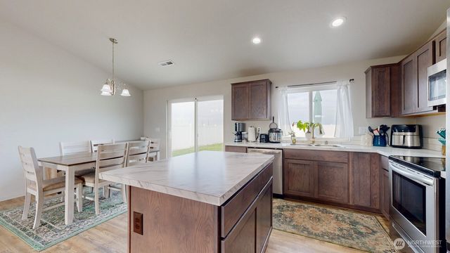 907 E Cascade Street, Othello, WA 99344