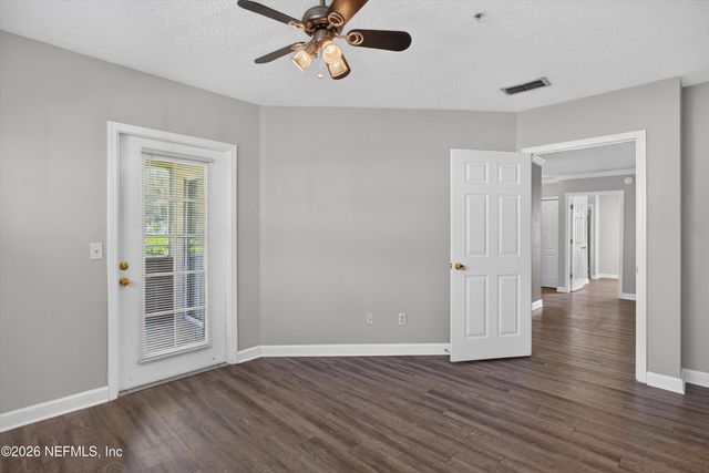 1701 THE GREENS Way 1415, Jacksonville Beach, FL 32250