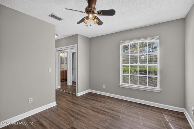 1701 THE GREENS Way 1415, Jacksonville Beach, FL 32250