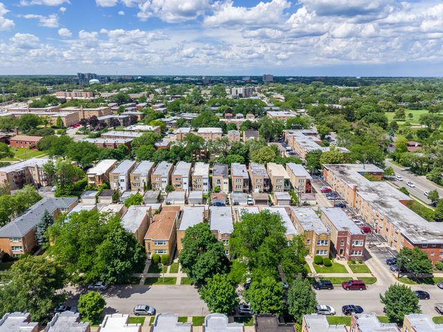 4826 Wright Terrace, Skokie, IL 60077
