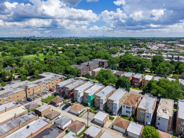 4826 Wright Terrace, Skokie, IL 60077