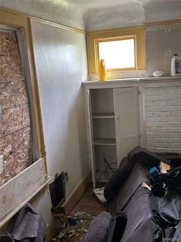 13142 Meyers Road, Detroit, MI 48227