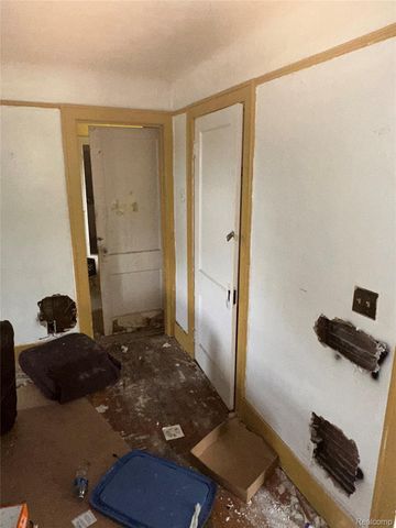 13142 Meyers Road, Detroit, MI 48227