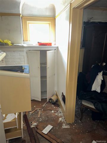 13142 Meyers Road, Detroit, MI 48227