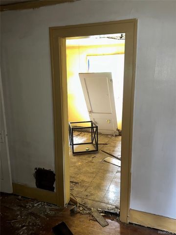 13142 Meyers Road, Detroit, MI 48227