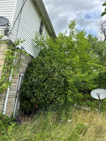 13142 Meyers Road, Detroit, MI 48227