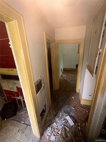 13142 Meyers Road, Detroit, MI 48227