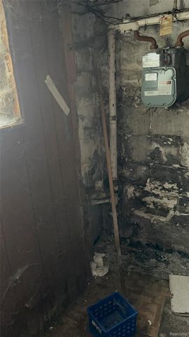 13142 Meyers Road, Detroit, MI 48227