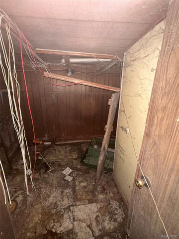 13142 Meyers Road, Detroit, MI 48227