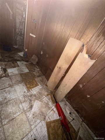 13142 Meyers Road, Detroit, MI 48227