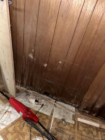 13142 Meyers Road, Detroit, MI 48227