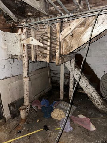 13142 Meyers Road, Detroit, MI 48227