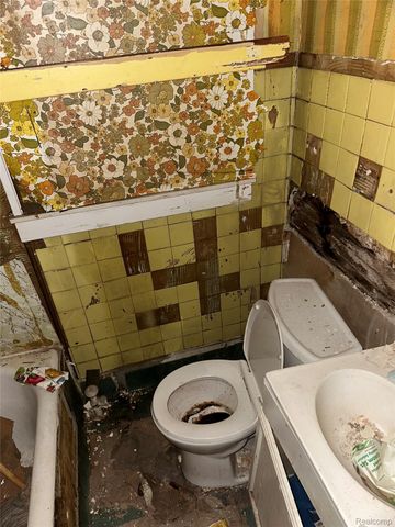 13142 Meyers Road, Detroit, MI 48227