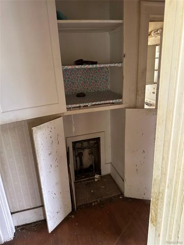 13142 Meyers Road, Detroit, MI 48227