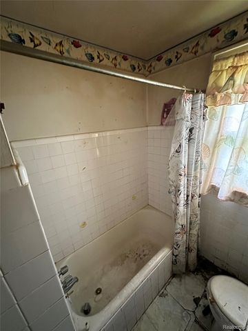 13142 Meyers Road, Detroit, MI 48227