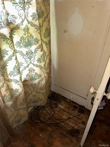 13142 Meyers Road, Detroit, MI 48227