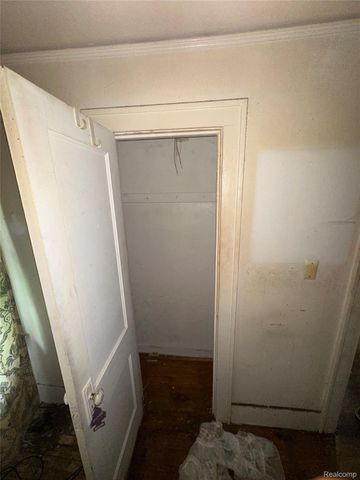 13142 Meyers Road, Detroit, MI 48227