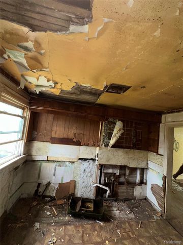 13142 Meyers Road, Detroit, MI 48227