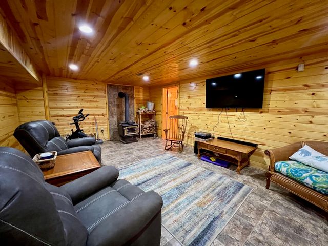 8601 Nine Mile Ridge Road, Hardy, AR 72542