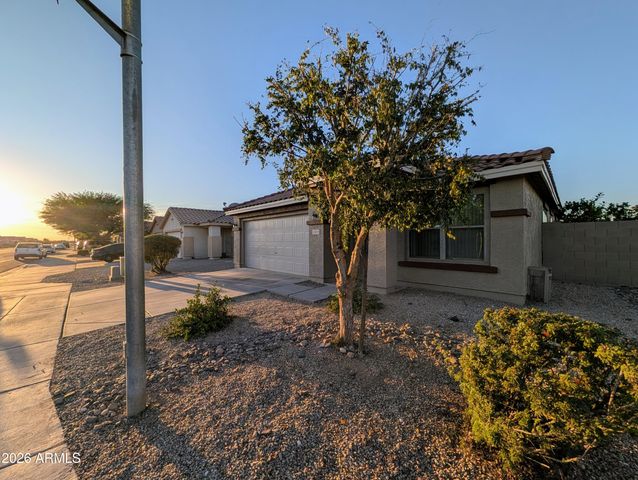 2404 W ROESER Road, Phoenix, AZ 85041