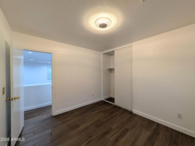 2404 W ROESER Road, Phoenix, AZ 85041