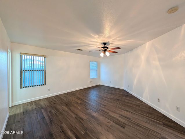 2404 W ROESER Road, Phoenix, AZ 85041