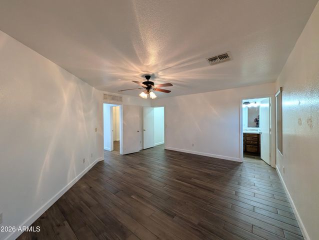 2404 W ROESER Road, Phoenix, AZ 85041