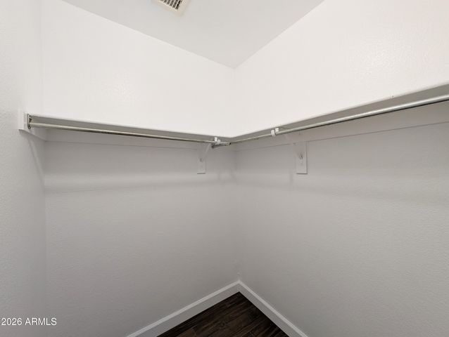 2404 W ROESER Road, Phoenix, AZ 85041