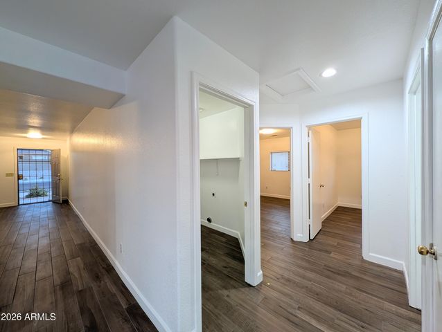 2404 W ROESER Road, Phoenix, AZ 85041