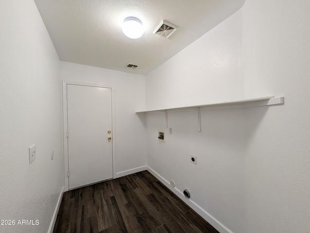 2404 W ROESER Road, Phoenix, AZ 85041