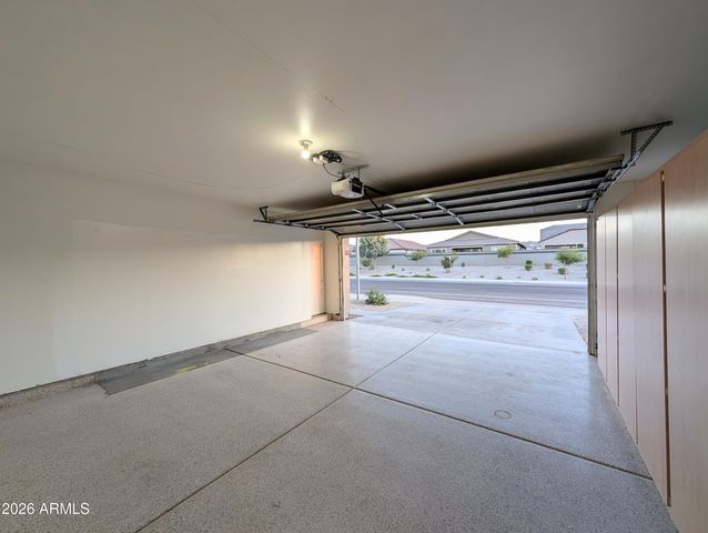 2404 W ROESER Road, Phoenix, AZ 85041