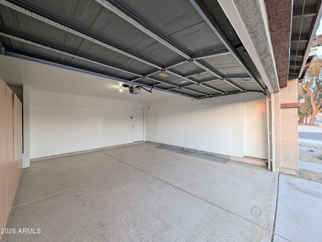 2404 W ROESER Road, Phoenix, AZ 85041