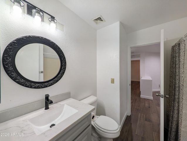 2404 W ROESER Road, Phoenix, AZ 85041