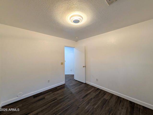 2404 W ROESER Road, Phoenix, AZ 85041