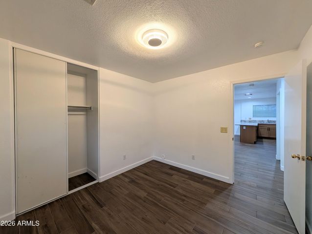 2404 W ROESER Road, Phoenix, AZ 85041