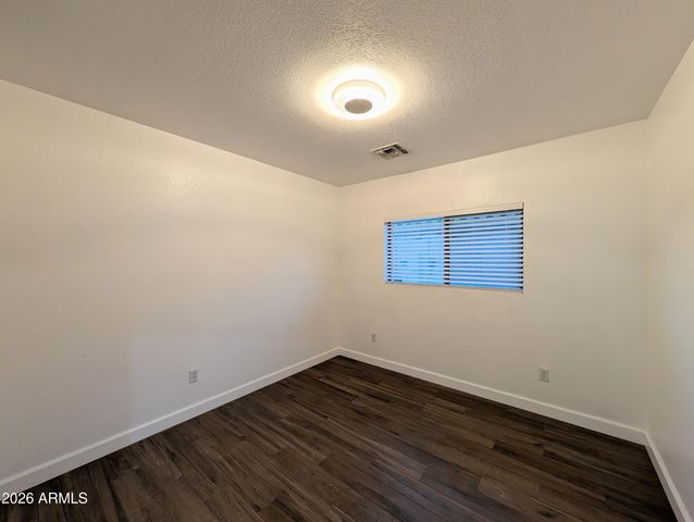 2404 W ROESER Road, Phoenix, AZ 85041