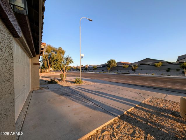 2404 W ROESER Road, Phoenix, AZ 85041