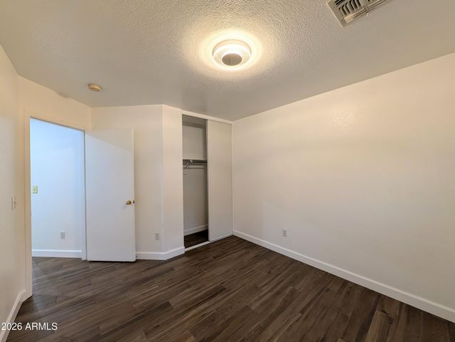 2404 W ROESER Road, Phoenix, AZ 85041