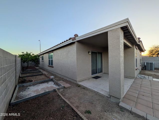 2404 W ROESER Road, Phoenix, AZ 85041
