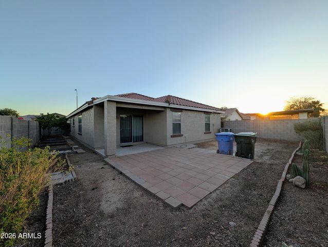 2404 W ROESER Road, Phoenix, AZ 85041