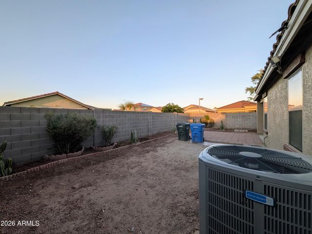 2404 W ROESER Road, Phoenix, AZ 85041