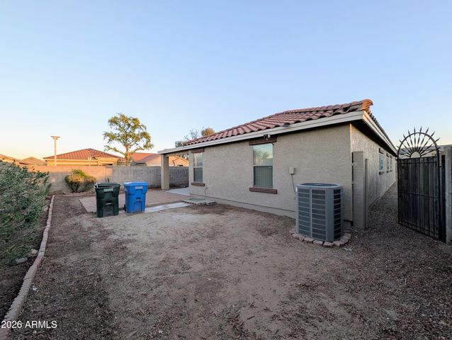 2404 W ROESER Road, Phoenix, AZ 85041