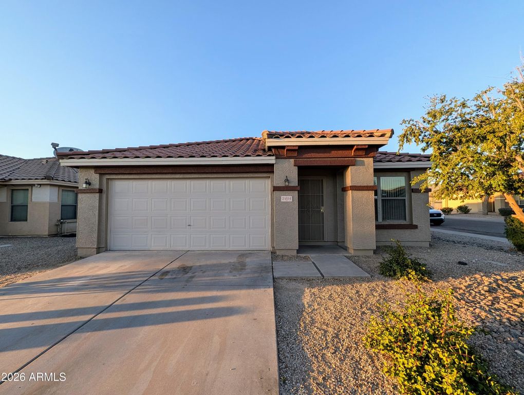 2404 W ROESER Road, Phoenix, AZ 85041