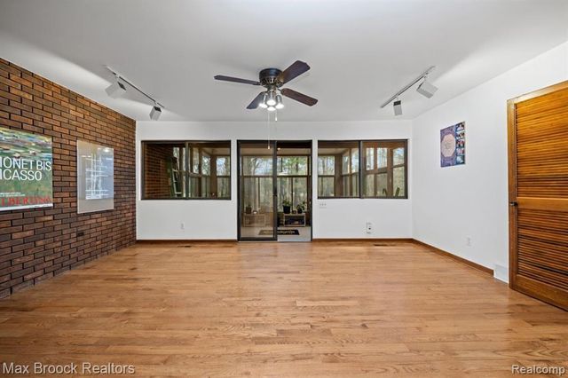 32674 Bingham Lane, Bingham Farms, MI 48025