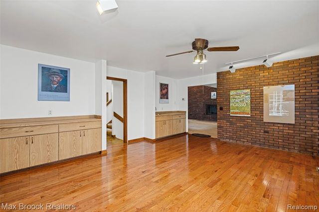32674 Bingham Lane, Bingham Farms, MI 48025