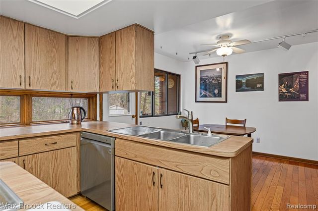 32674 Bingham Lane, Bingham Farms, MI 48025