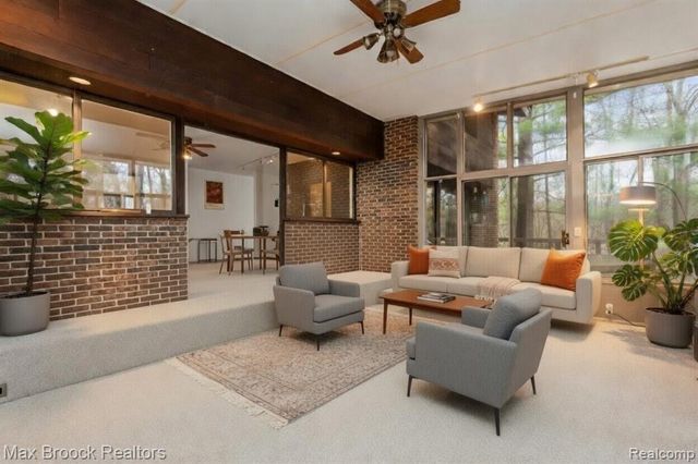 32674 Bingham Lane, Bingham Farms, MI 48025