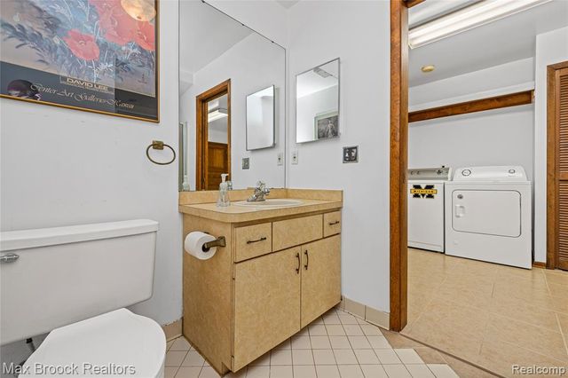 32674 Bingham Lane, Bingham Farms, MI 48025