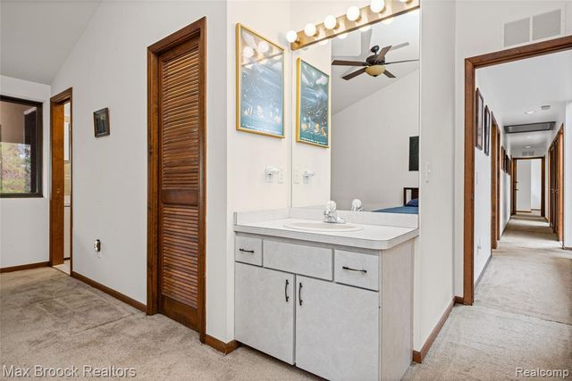 32674 Bingham Lane, Bingham Farms, MI 48025